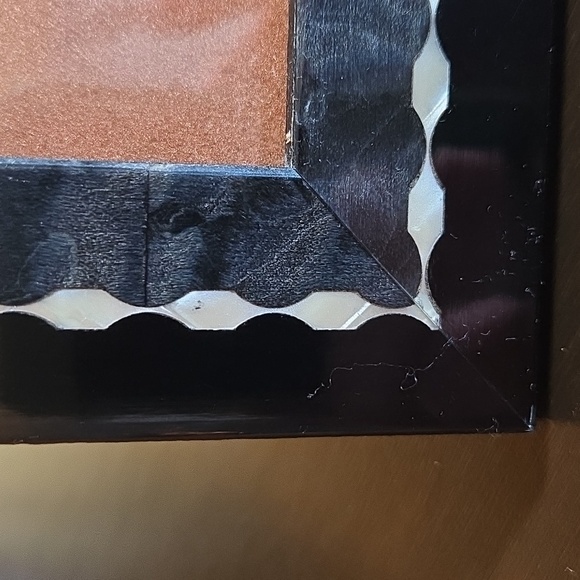 Italy Bella Laminated Wood Frame Mother Of Pearl Inlay For A 5 x 7 Photo - Picture 5 of 6